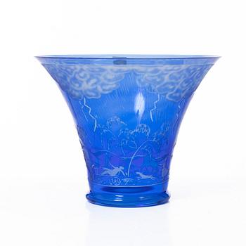 Edward Hald, an 'Åskväder' (Thunderstorm) engraved glass bowl, Orrefors 1965.