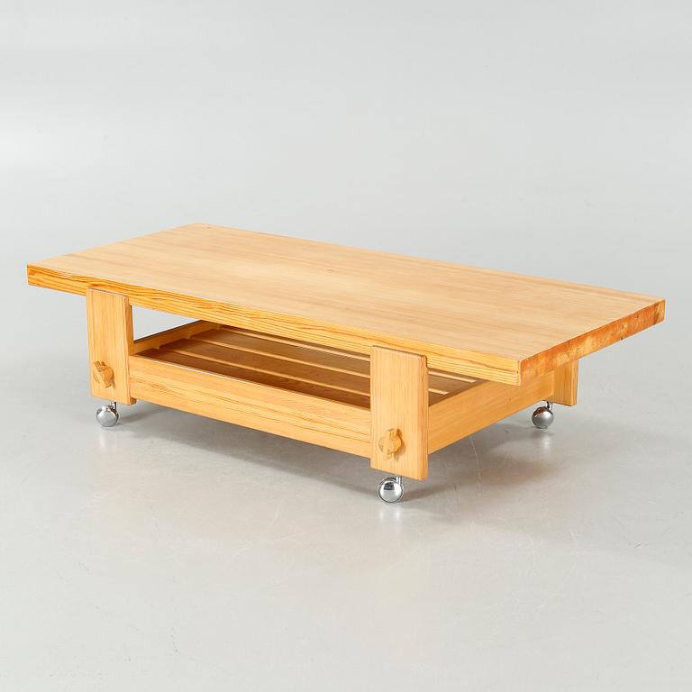 A coffee table by Yngve Ekström, "Kontrapunkt", Swedese, second half of the 20th century.