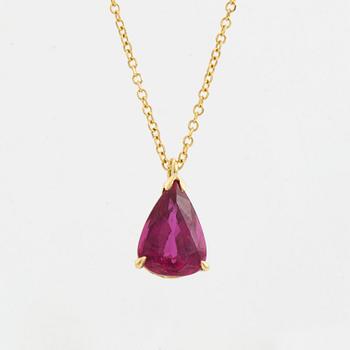 Pear shaped ruby necklace.