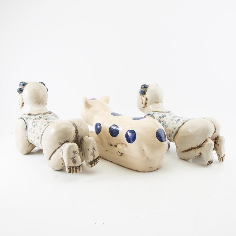 Head cushions 3 pcs China 20th century porcelain.