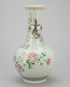 VAS, porslin, Kina 1900-talets början.