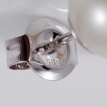 ÖRHÄNGEN, 1 par, vittonade odlade pärlor.