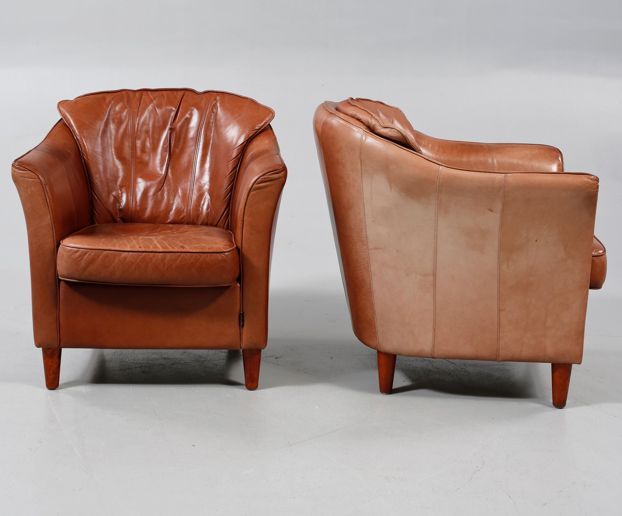 FÅTÖLJER, ett par, omkring år 2000.