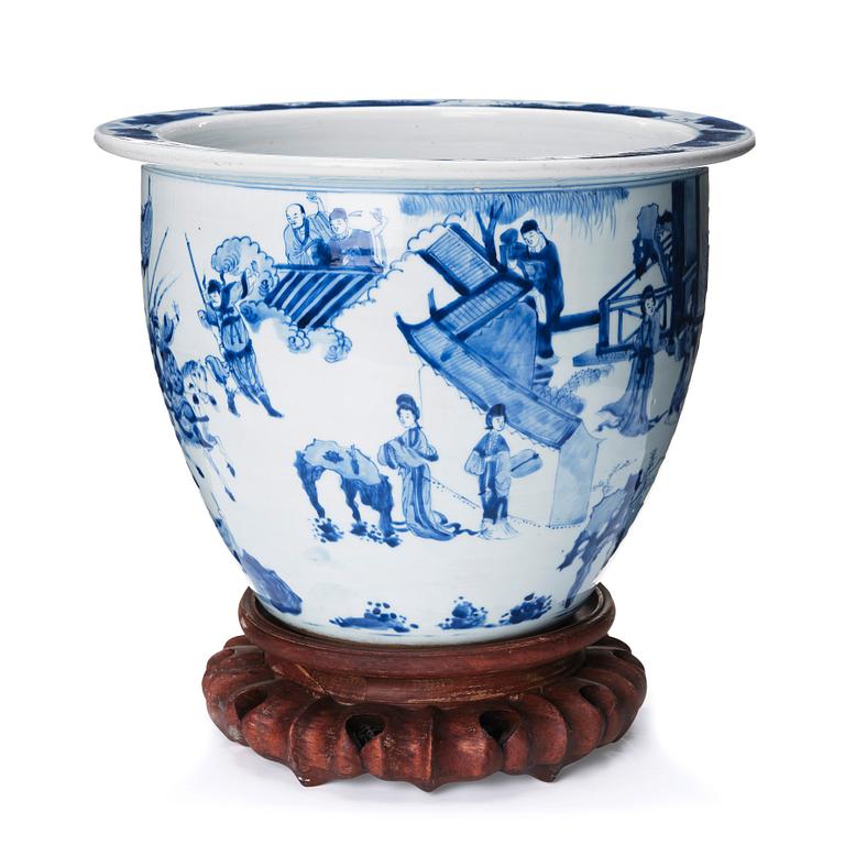 A large Chinese flower pot, Qing dynasty, Kangxi (1662-1722).