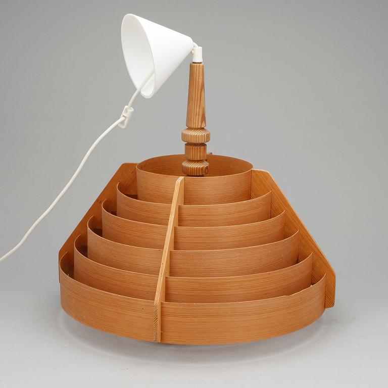 TAKLAMPA, ett par, design Hans-Agne Jakobsson, etikettmärkta Ellysett, Markaryd, 1900-tal.