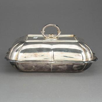 KAROTT MED LOCK, silver, Tyskland, tidigt 1900-tal. 1174 gram.