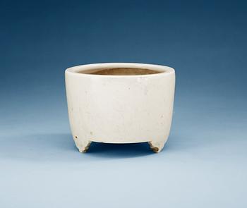 1427. A blanc de Chine tripod censer, Qing dynasty, Kangxi (1662-1722).
