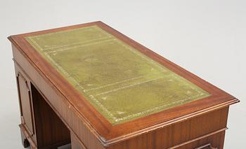 SKRIVBORD, engelsk stil, 1900-tal.