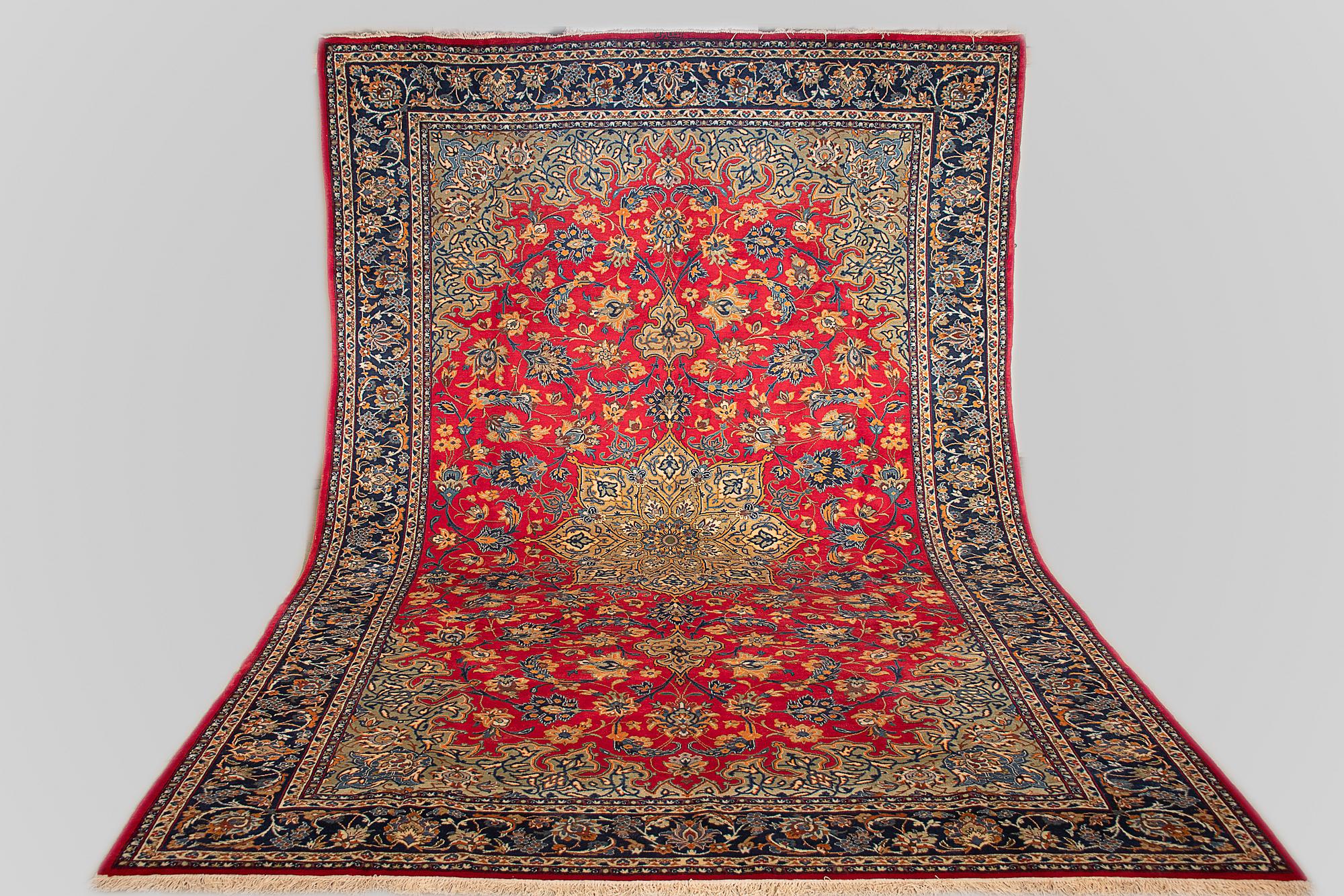 A CARPET, Najafabad, Signerad Enteshari, ca 470 x 338 cm.