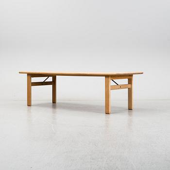 Børge Mogensen, an oak model 262 coffee table for Fredericia Stolefabrik.