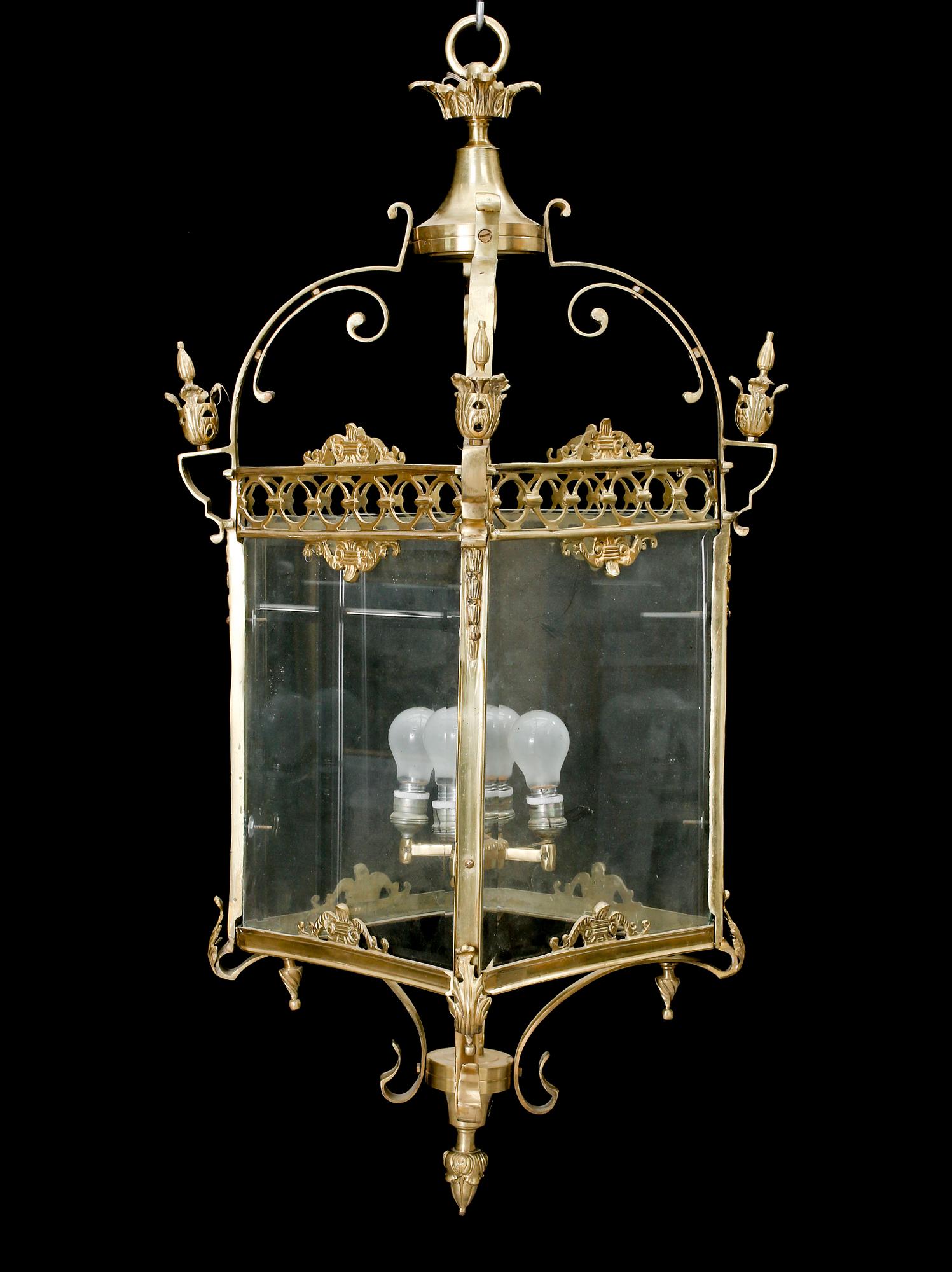 TAKLYKTA, 1900-talets andra hälft. Höjd ca 118 cm.
