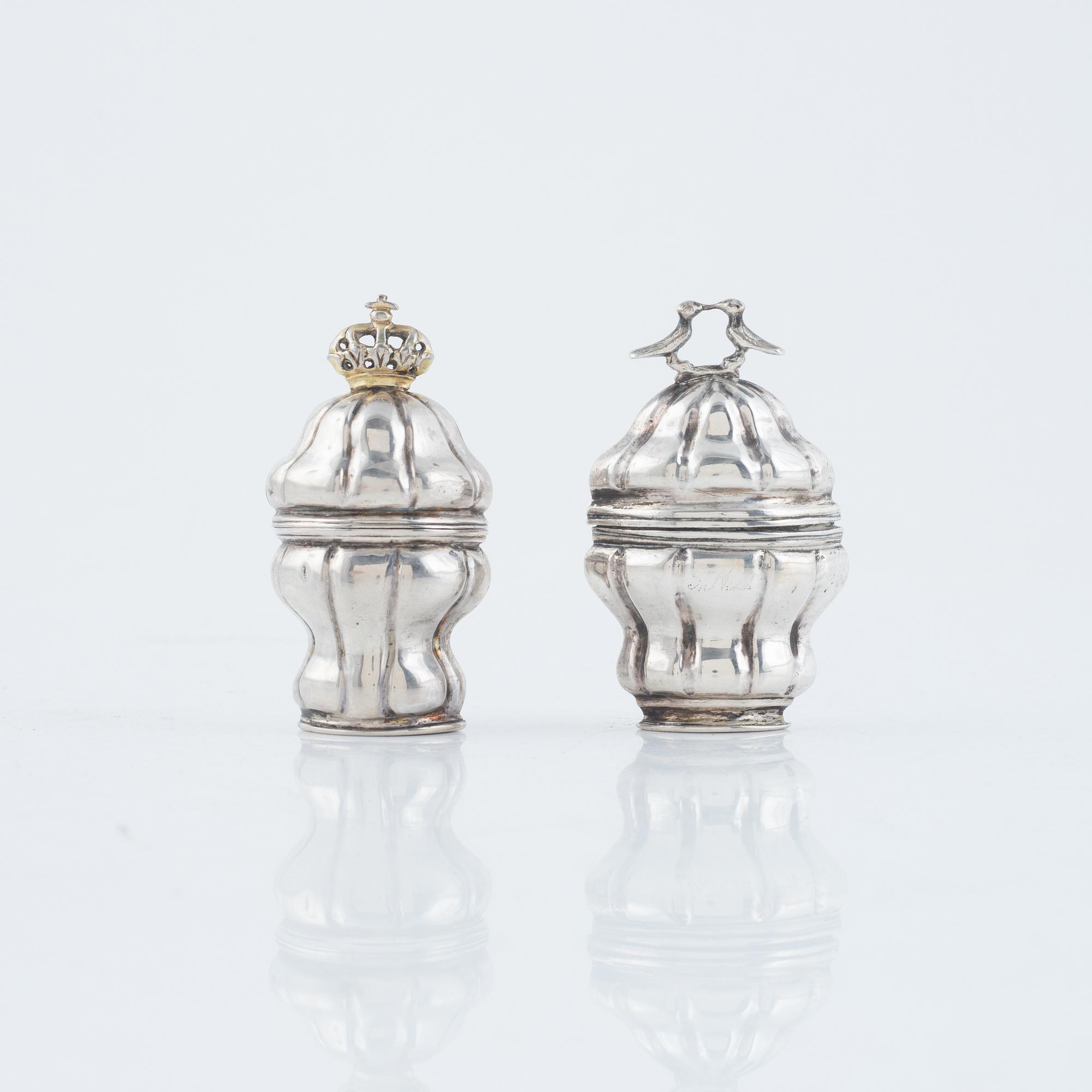 Luktdosor, 2 st, silver, rokoko, Skandinavien, 1700-tal.