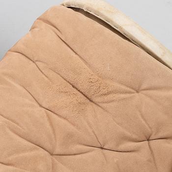 Bruno Mathsson, fåtöljer, ett par, med en fotpall, "Pernilla", DUX.