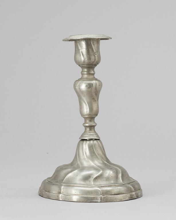 LJUSSTAKE, tenn. L.F.Fahlander, Hudiksvall 1761-89. Rokoko.