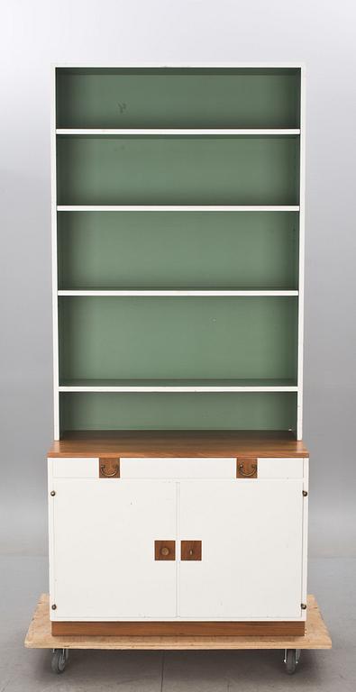 BOKHYLLA, modell 2225, Josef Frank, Svenskt Tenn.