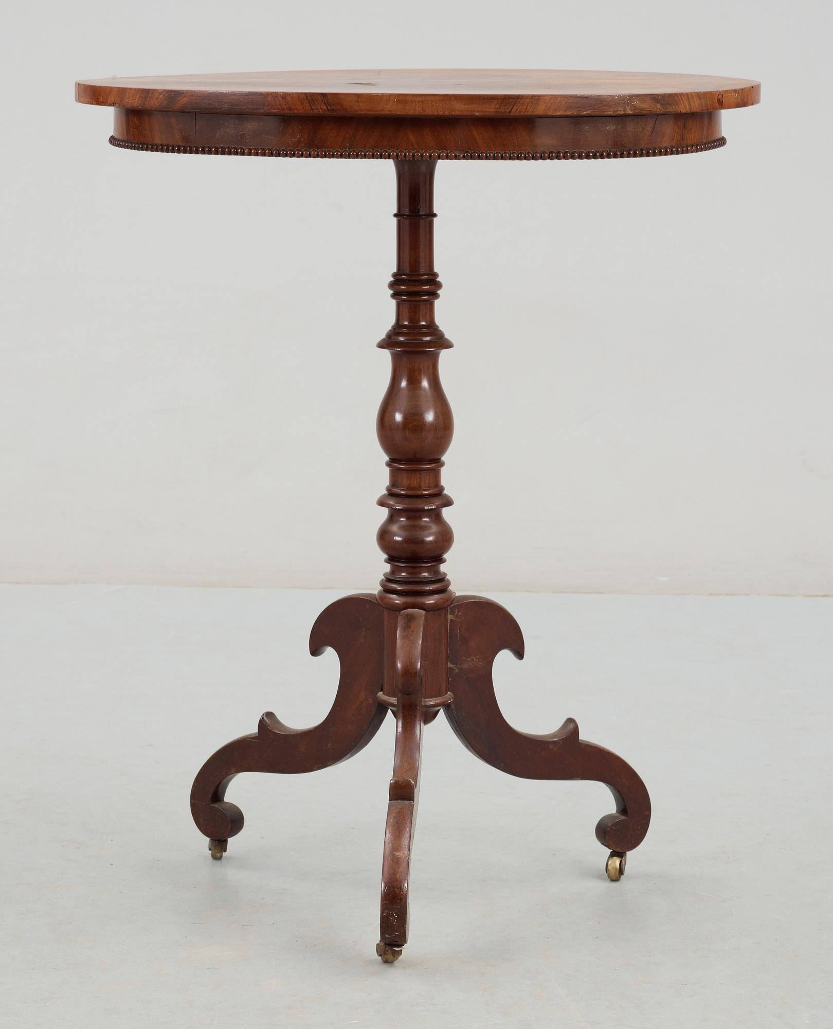 PELARBORD, nyrokoko, 1800-talets slut.