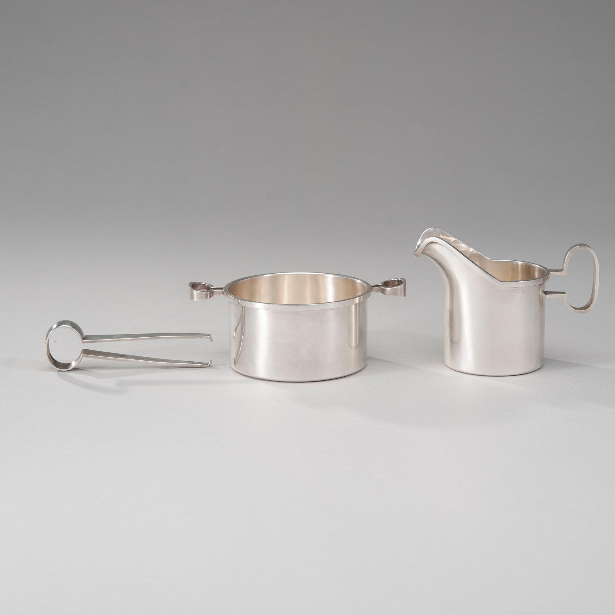 GRÄDDSNÄCKA och SOCKERSKÅL samt SOCKERTÅNG, silver, Bertel Gardberg, signerade. Totalvikt 242 g.