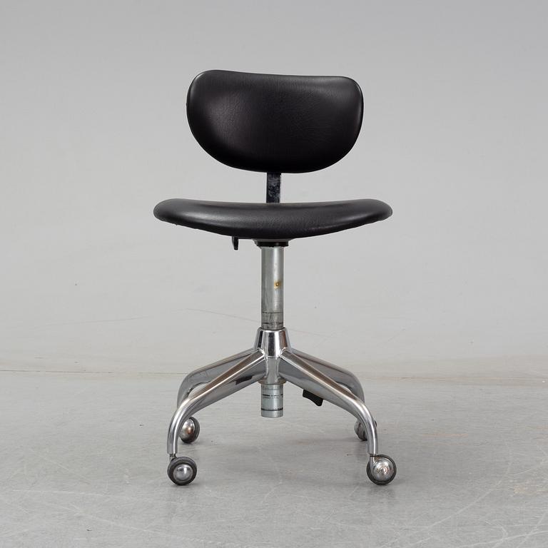 A swivel chair,  Lindqvist, Motala, mid 20th Century.