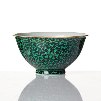 Skål, porslin. Qingdynastin med Qianlongs märke.