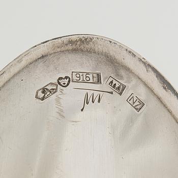 Tapio Wirkkala, hopeaa, TW114, leimattu TW, Hopeakeskus, Hämeenlinna 1966. Malli muotoiltu 1956.