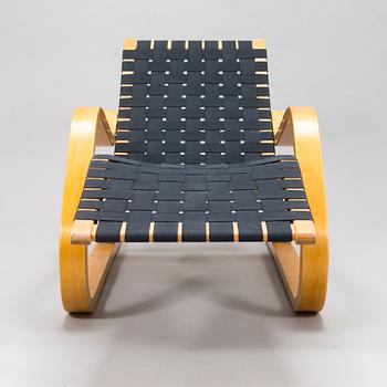 Alvar Aalto, a late 20th century '43' lounge chair for Artek.