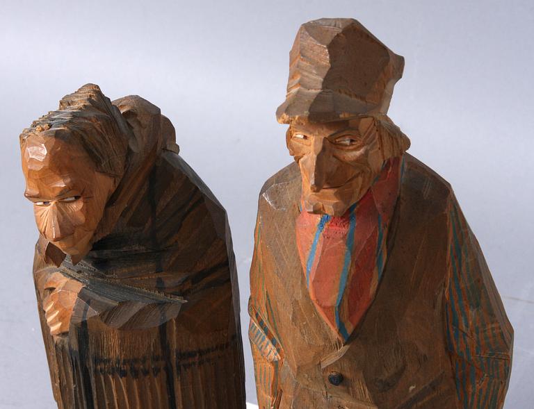 FIGURINER, 2 st, trä, Carl Johan Trygg, sign.