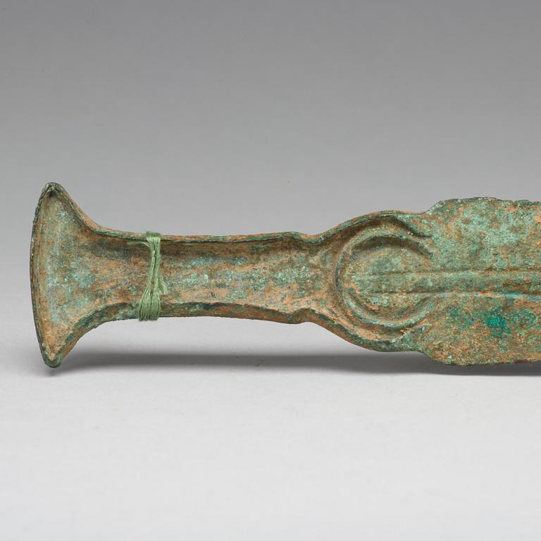 PARTI, bronsföremål, fem delar. Bl.a. Handynastin (206 f. Kr - 220 e. Kr.).