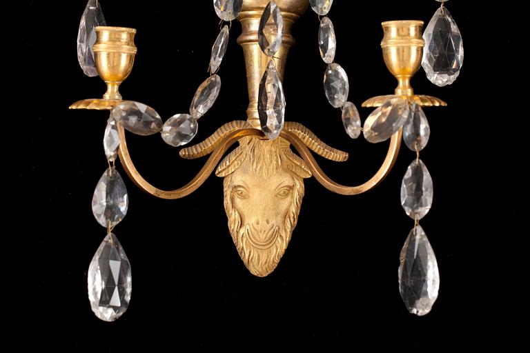 VÄGGLYSTRAR, för två ljus, ett par. Gustavianska, 1700-talets slut.