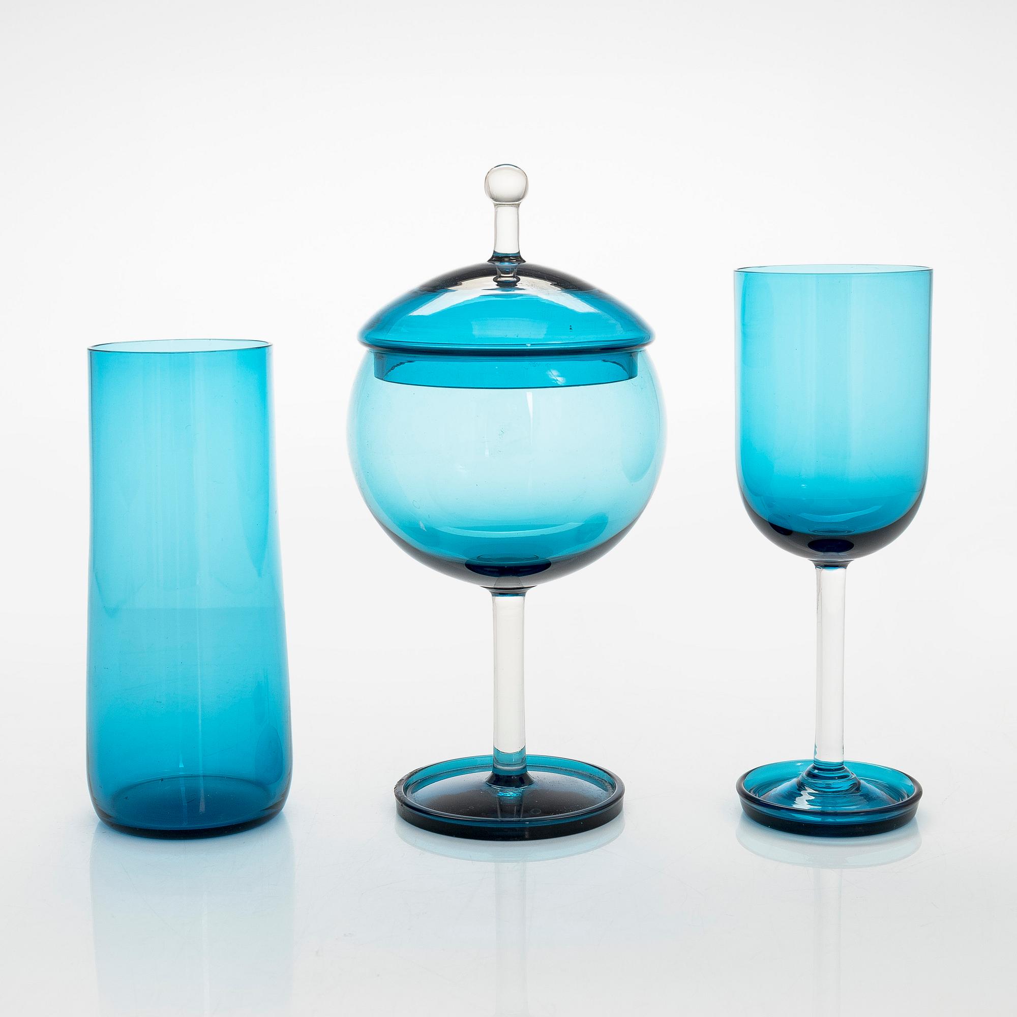 Nanny Still, a 15-piece 'Harlequin' glassware for Riihimäen Lasi Oy.