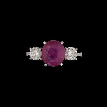 A Burmese ruby ring, 3.48 cts set with brilliant cut diamonds, tot. 0.85 ct.