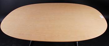 BORD. Design Bruno Mathson och Piet Hein för Fritz Hansen.