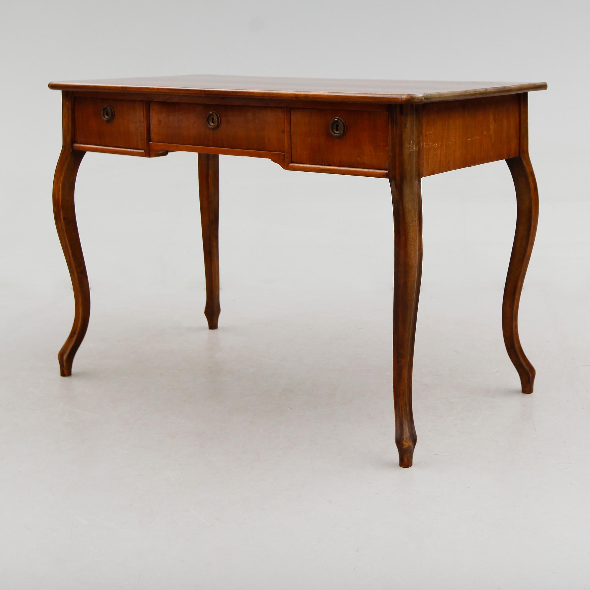 SKRIVBORD, rokokostil, 1800-talets andra hälft.