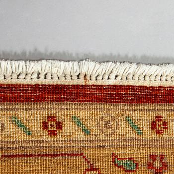 Carpet, oriental, approx. 250 x 175 cm.