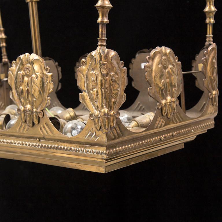 TAKLAMPA / BILJARDBORDSLAMPA, mässing och glas, 1900-talets första hälft.