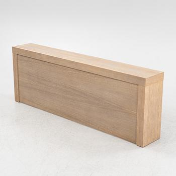 Helene Hennie, sidobord, "Chevely", Slettvoll.