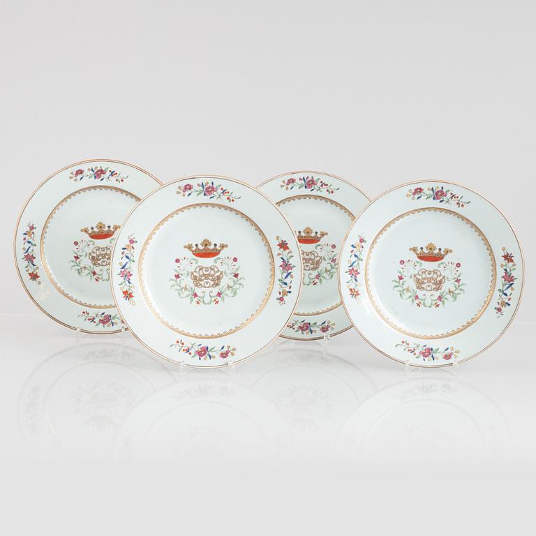 Tallrikar, fyra stycken, porslin, Kina, Qingdynastin, Qianlong (1736-95).
