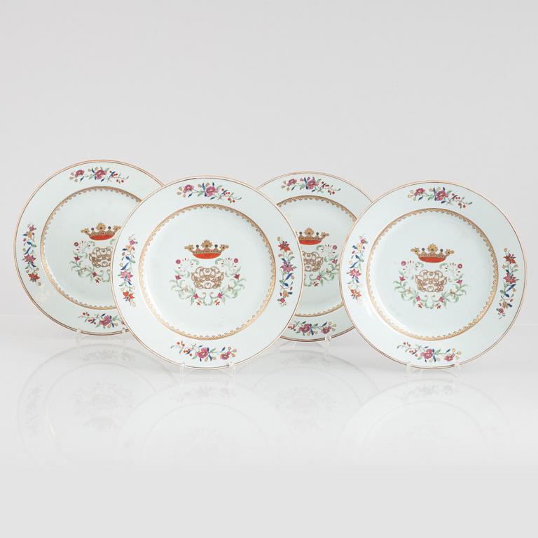 A set of four Chinese famille rose porcelain plates, Qing dynasty, Qianlong (1736-95).