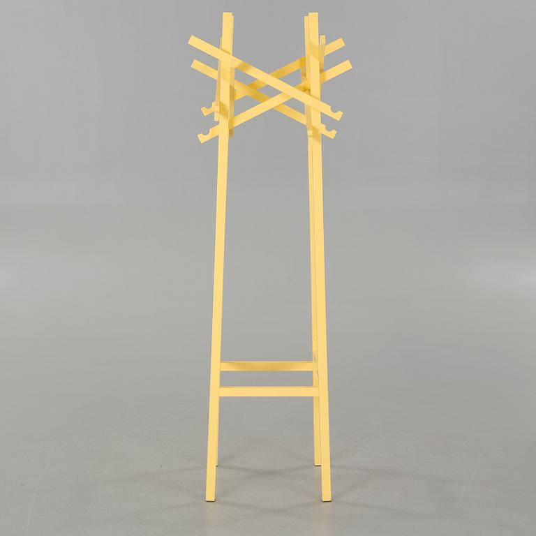 GABRIELLA GUSTAFSON & MATTIAS STÅHLBOM, klädhängare, "Nest", Karl Andersson & Söner, 2000-tal.