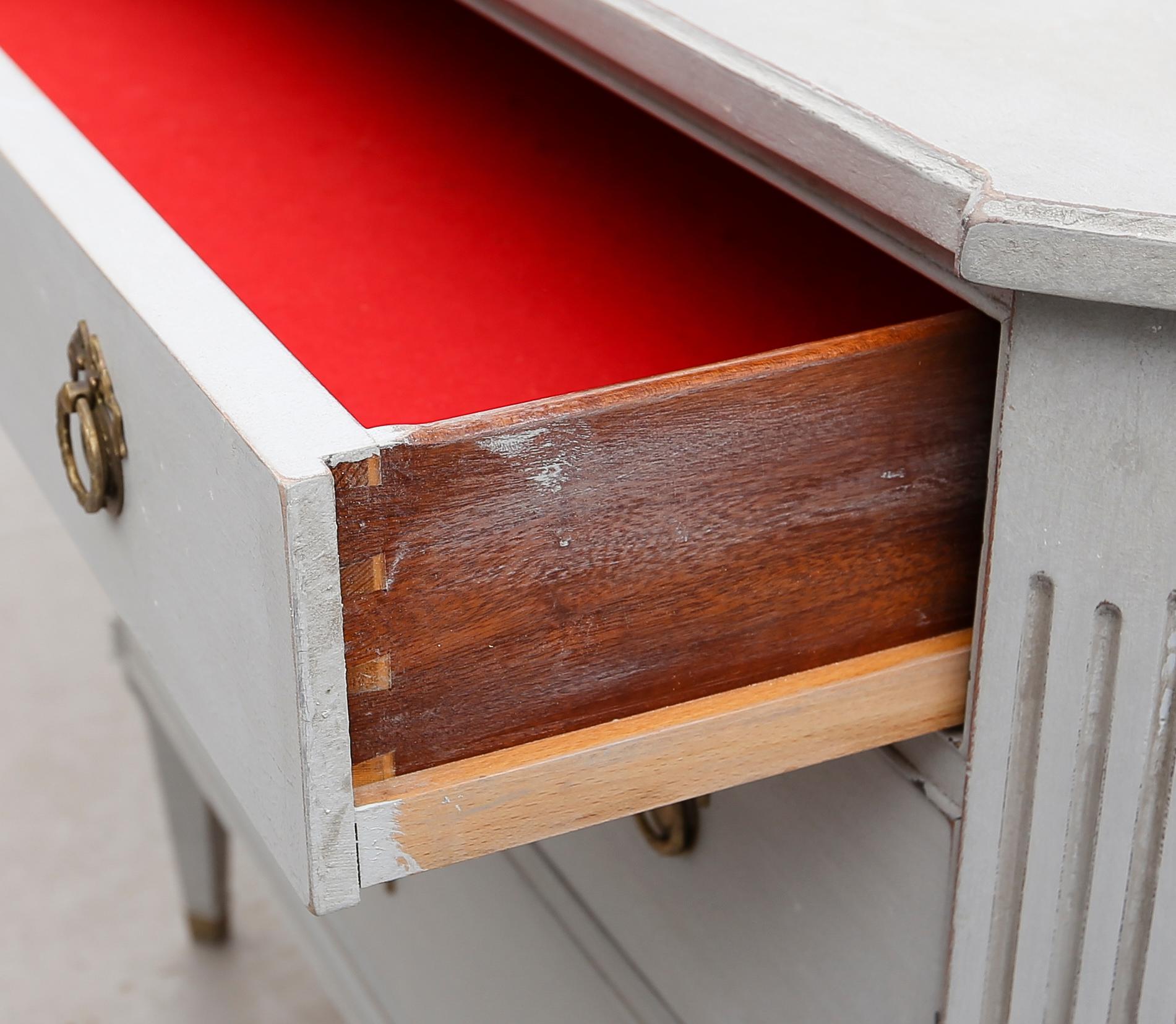 BYRÅ, gustaviansk stil, 1900-talets mitt.