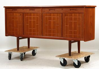 SIDEBOARD, Brødrene Sörheim Møbelfabrikk AS, Nestun, Norge, 1900-talets tredje kvartal.
