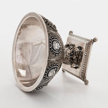 Skål på fot, silver, Spanien, efter 1934.