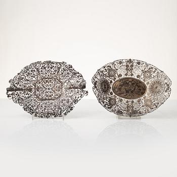A set of two wirework baskets, Qing dynasty, 19th century.