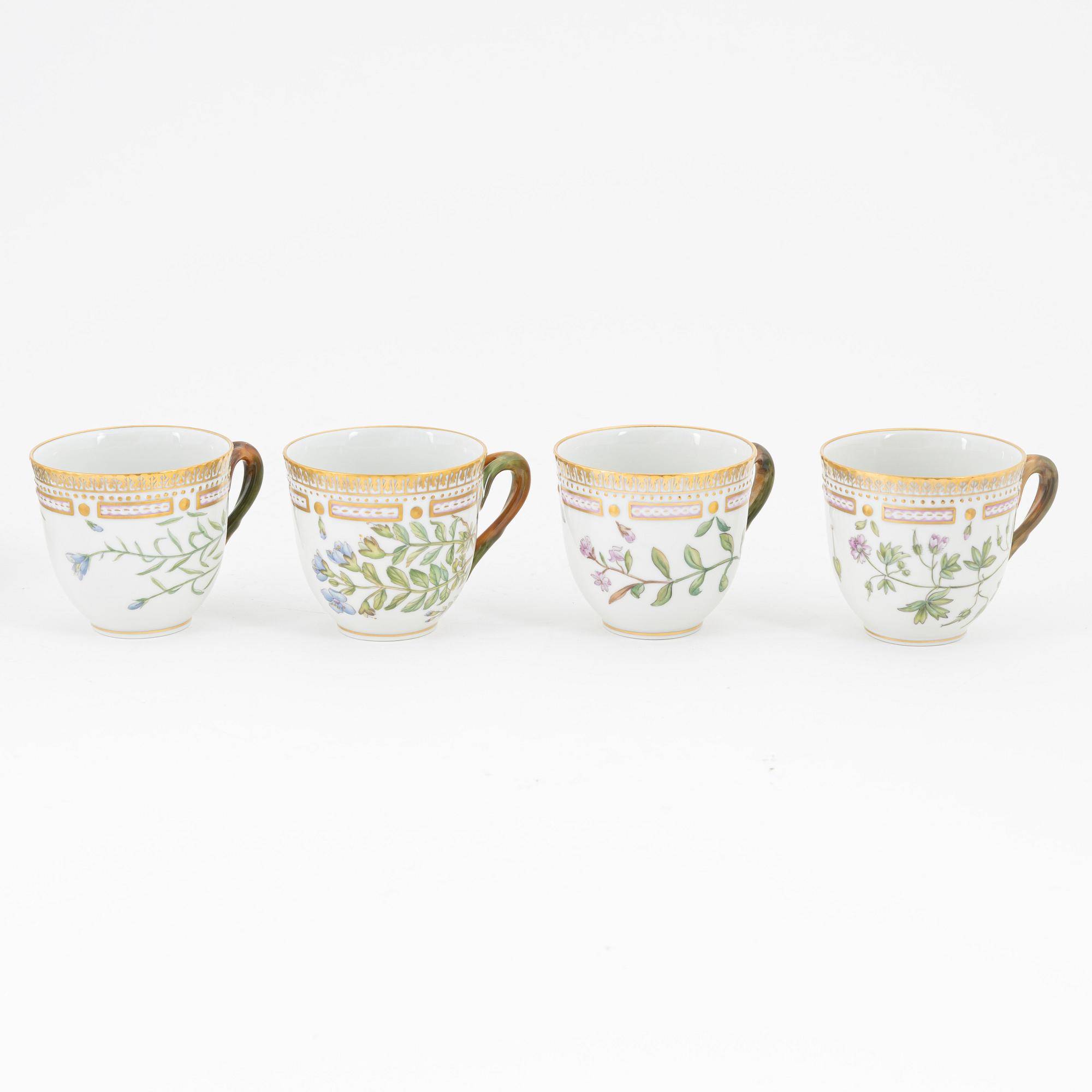 Royal Copenhagen, Kaffekoppar med fat, 4 st, porslin, "Flora Danica", Royal Copenhagen, Danmark, 1957.
