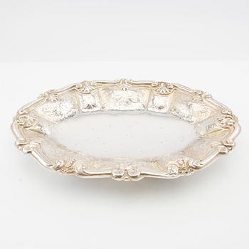 Carl Hoff bowl in baroque style, silver with Swedish import hallmarks, Helsingborg 1934.