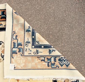 MATTA, Kina. Ca 346x250 cm.