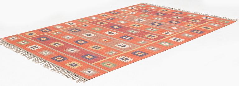 Märta Måås-Fjetterström, a carpet, 'Röd grön äng', flat weave, ca 299 x 206 cm, signed AB MMF.