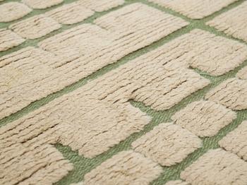 Ingrid Hellman-Knafve, Matto, knotted pile in relief, ca 244-245 x 178,5-183 cm, signed IHK.