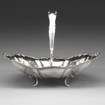 954. CARL ADOLF SEIPEL, S:t Petersburg 1855, brödkorg, silver.