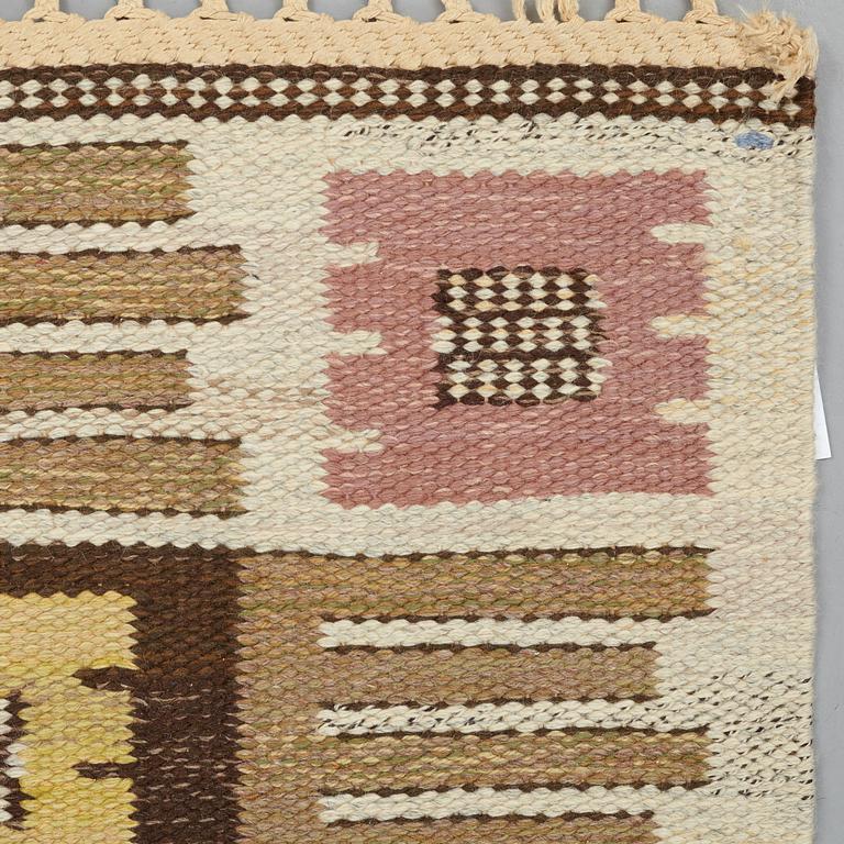 Märta Måås-Fjetterström, matto, "Nyponblomman", flat weave, ca 270 x 203-205 cm, signed AB MMF.