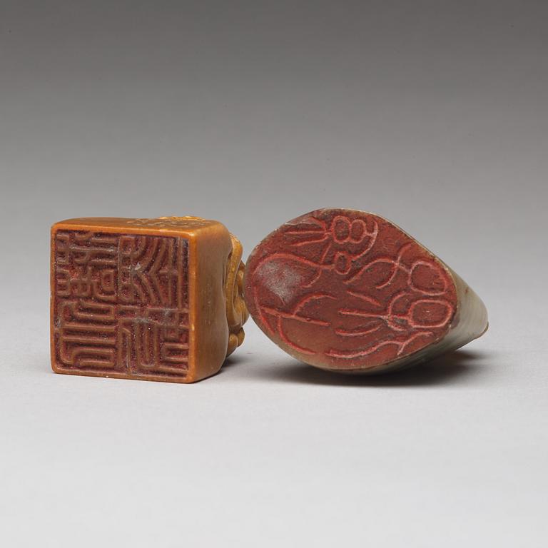 Two carved Chinese seals, presumably around 1900.